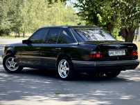 Mercedes Benz w124 e280 AMG
