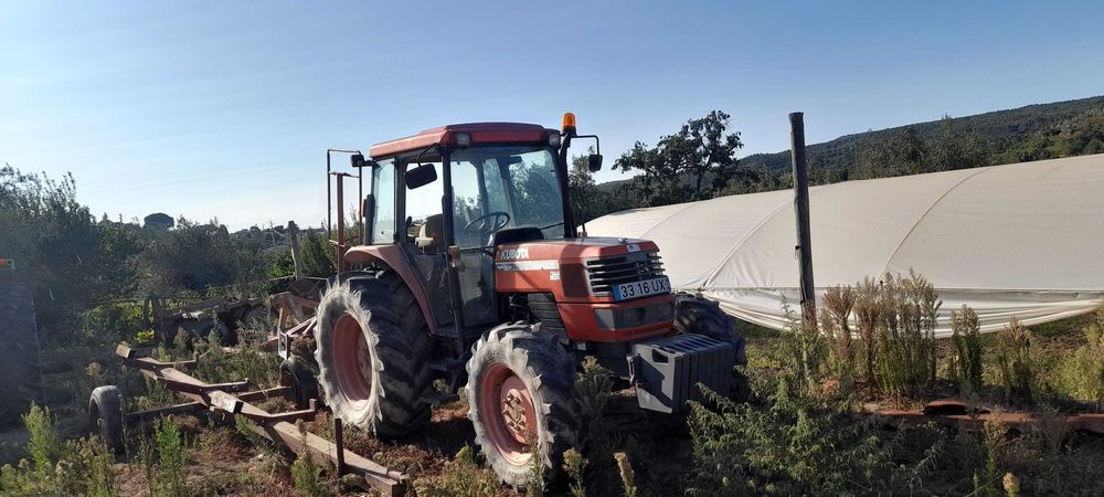 Trator kubota M8200 e ME 8200