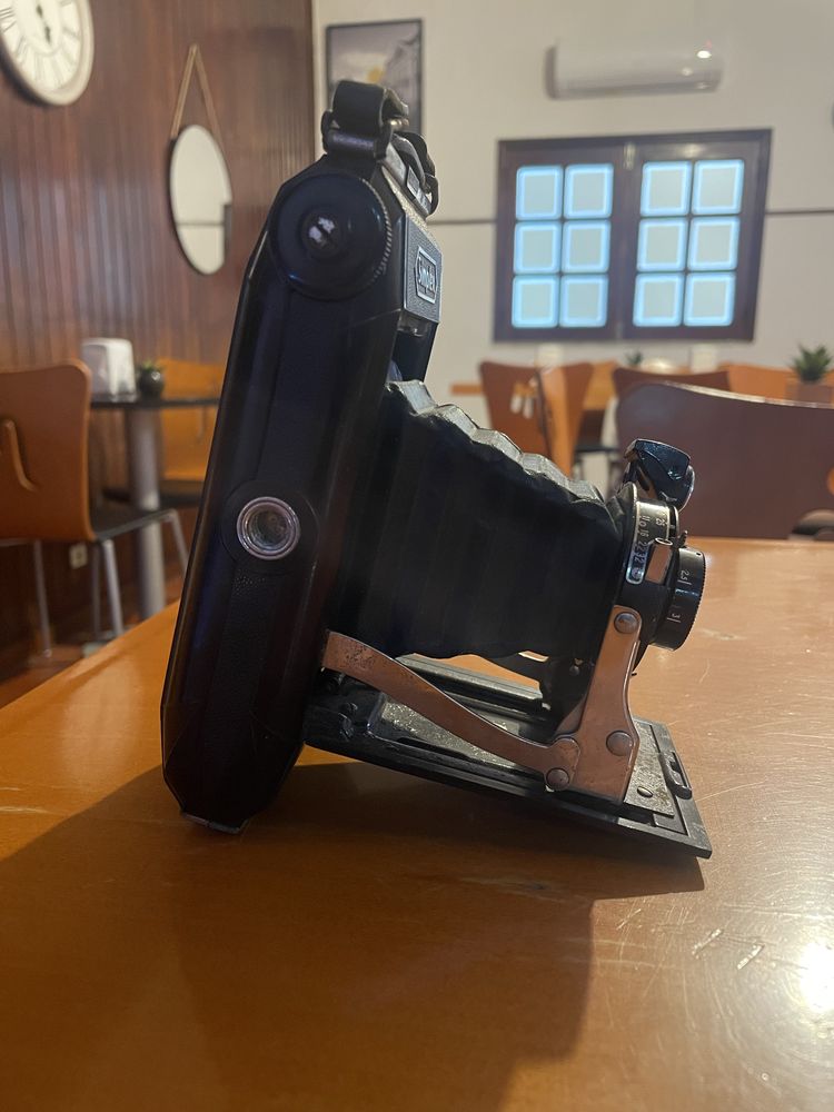 Maquina fotografica muito antiga