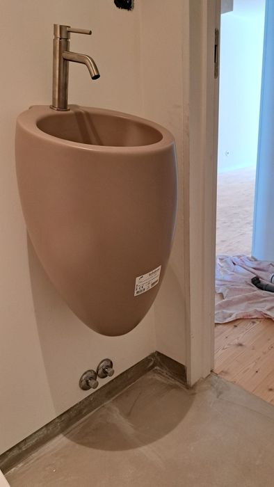 Lavatório "Egg" suspenso Valadares