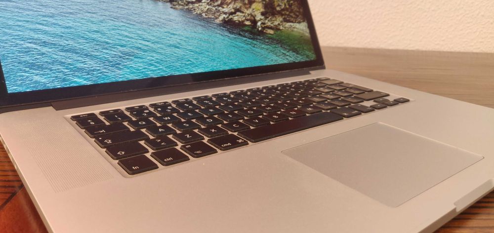 Macbook Pro 2012 15' 16GB - 2 gráficas (GT 650M 1GB/Intel 4000)