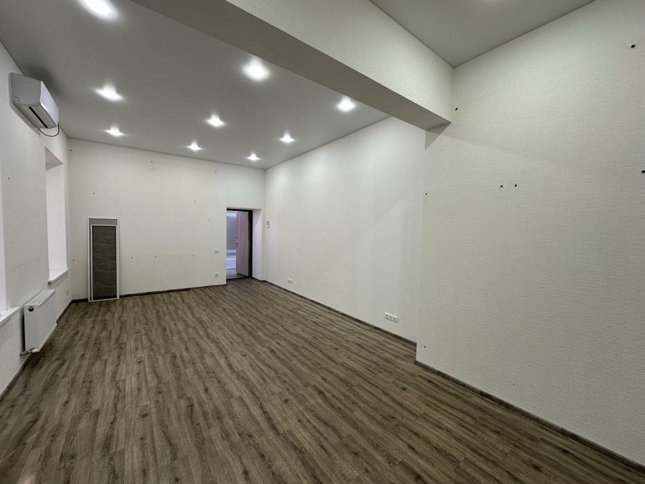 Фасадное помещение на Большой Морской