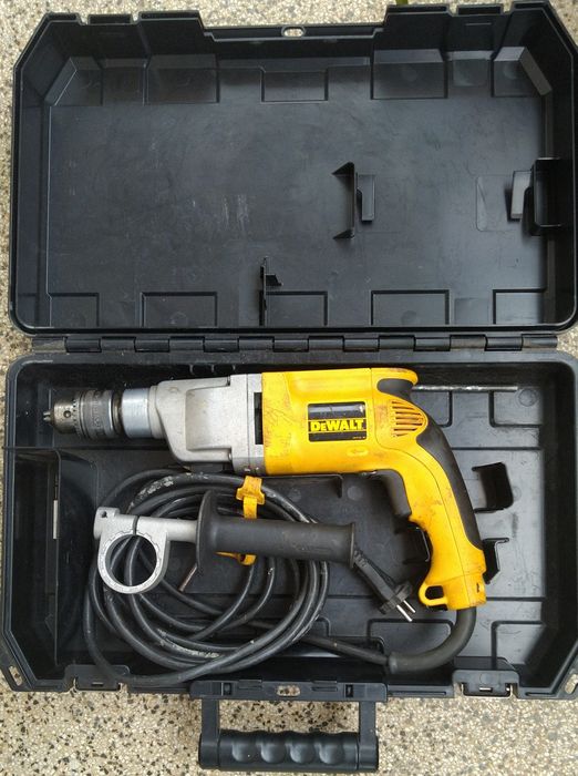 DeWalt berbequim DW515k