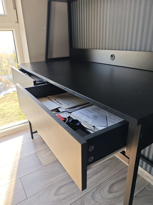 Czarne biurko z szufladami blat 120cm z półką