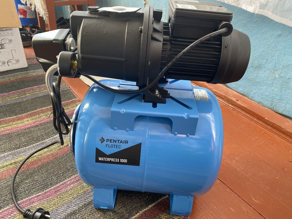 Продам насосную станцию гидрофор