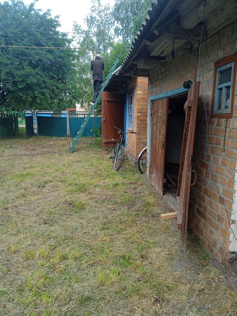 Продам хату в селі Короченки Чуднівський район