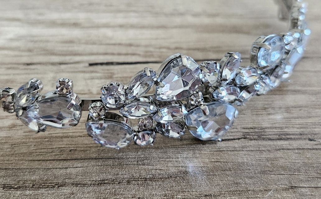 Zjawiskowy diadem ślubny marki Pieces