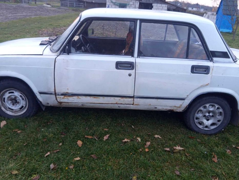 Продам недорого ваз 2105