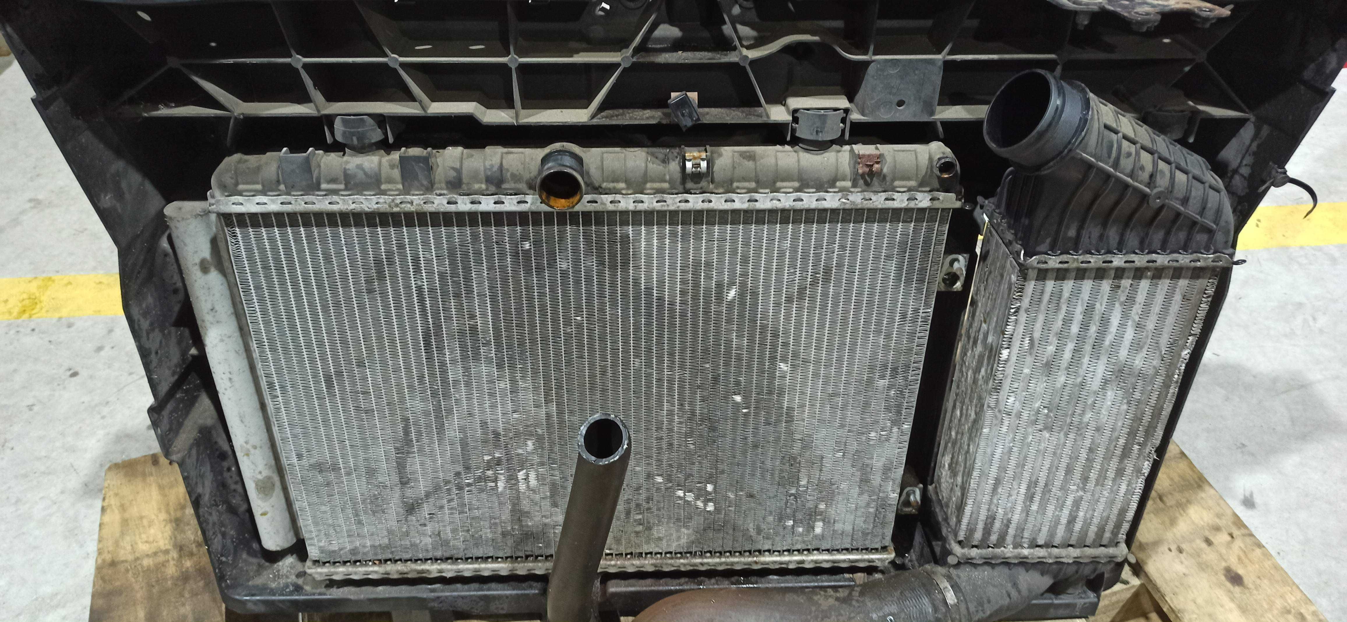 Radiador Intercooler Suporte Radiador Citroen C8