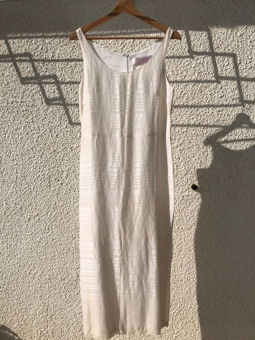 Vestido bege claro