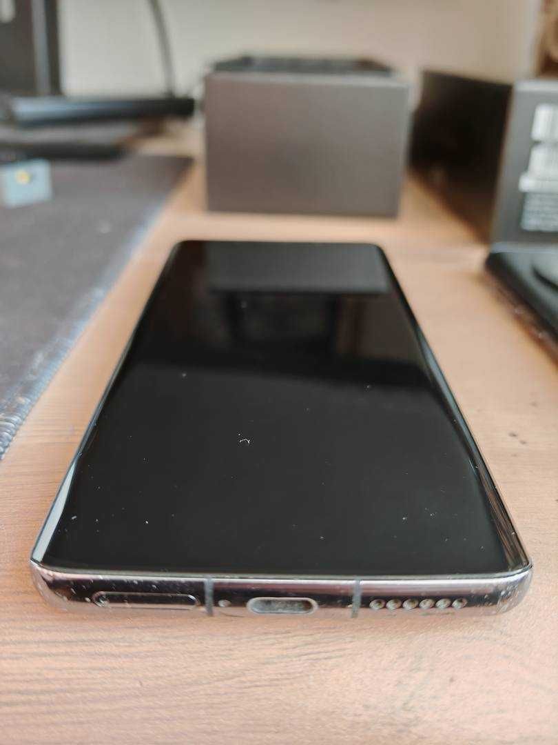 Smartfon Huawei Mate 50 Pro 8/256- ma większość usług Google.