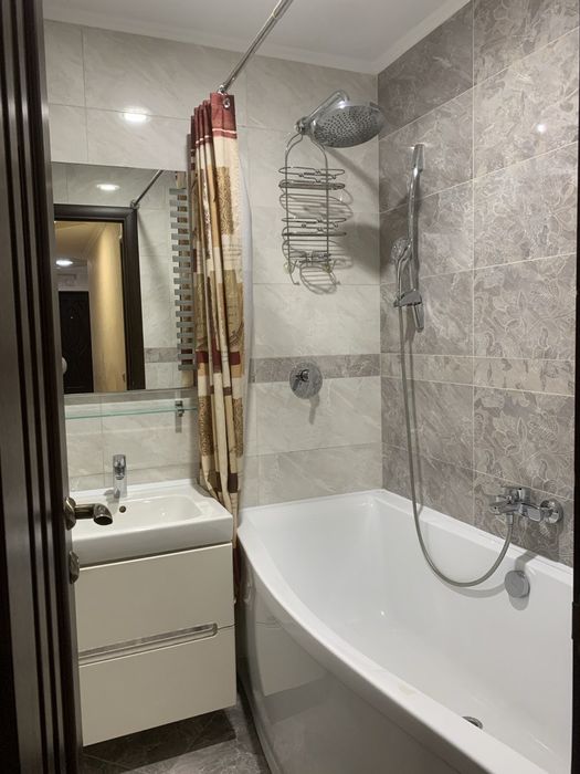 Продаж 3-кімнатної квартири по вул. Коновальця р-н Канада