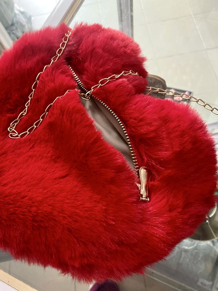 Mala Clutch Coração (pelo vermelho namorados)