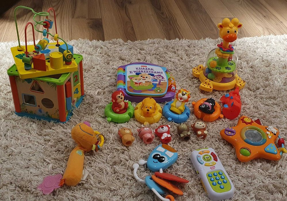Zestaw zabawek dla dziecka 12m+