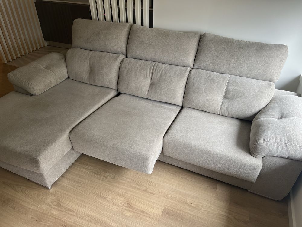 Sofá com chaise longue