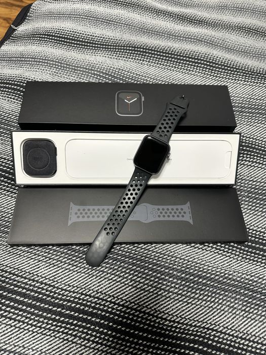 Apple Watch Series 5 44m Nike edition