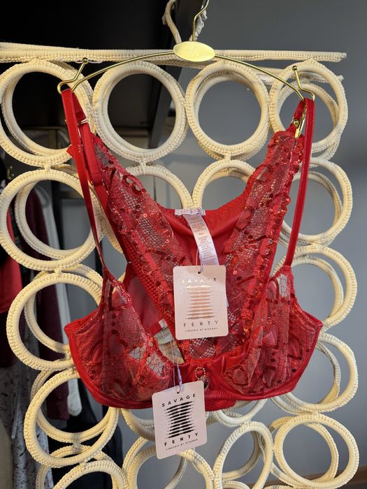 Продам білизну цілим лотом,білизна уся нова брендова