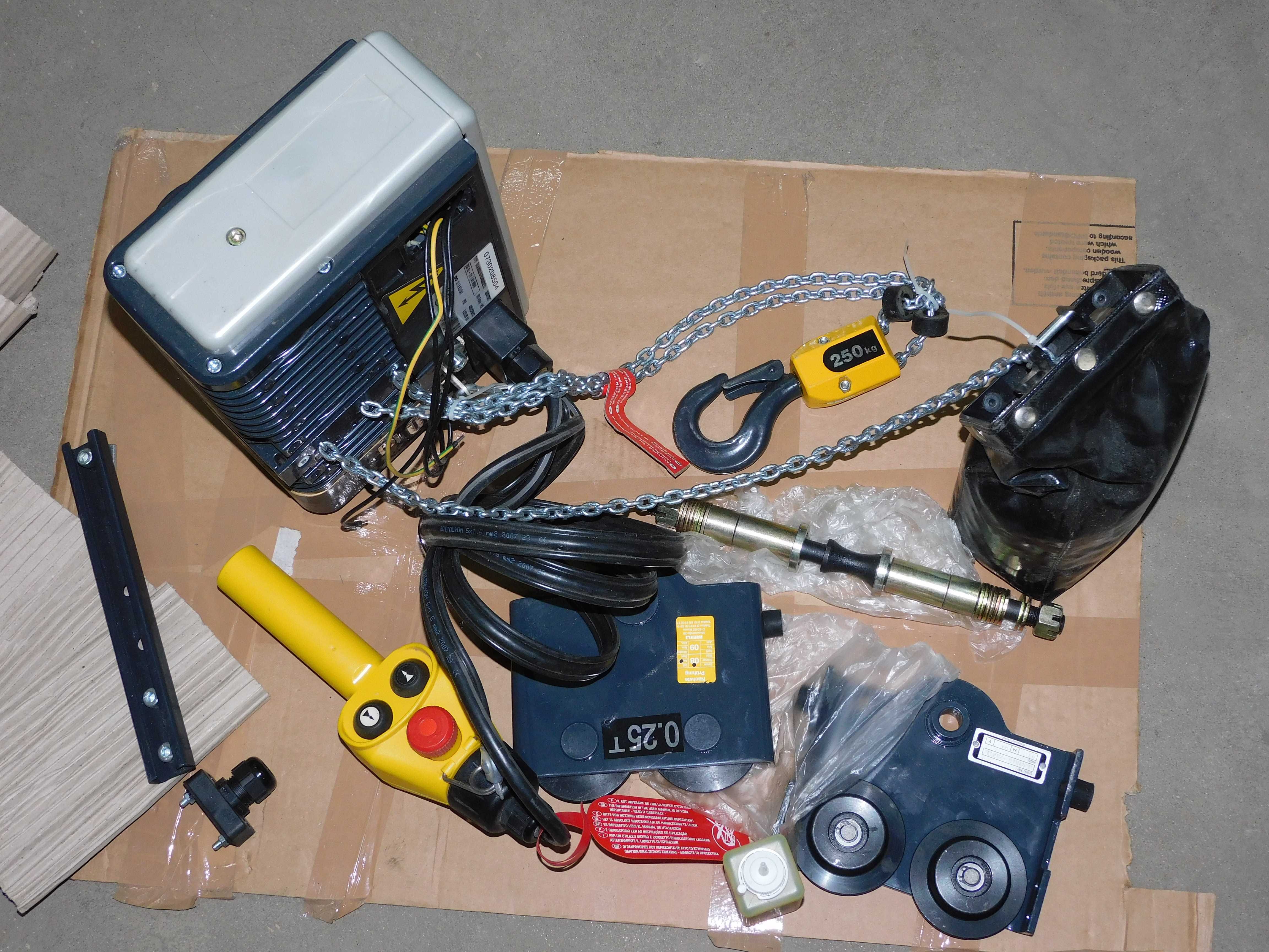 Nowy wciągnik łańcuchowy SWF Krantechnik 250kg 16m wciągarka + wózek