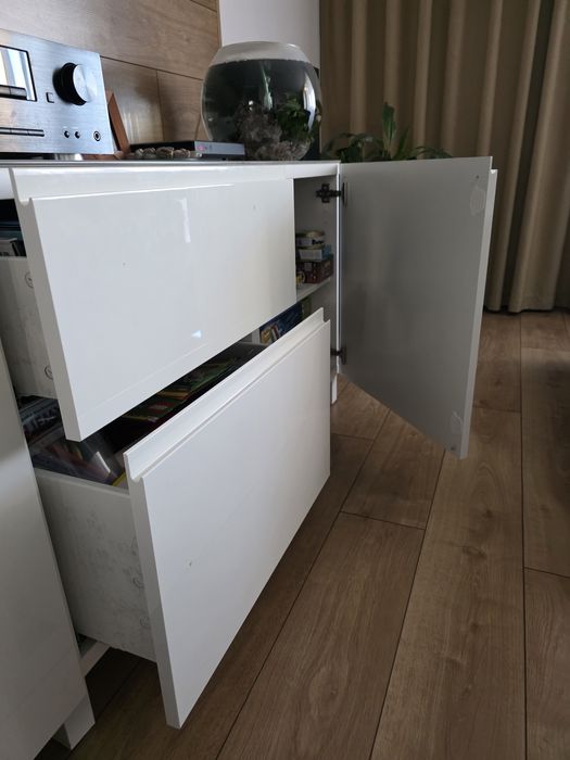 Szafka RTV z Ikei szklany blat biała 180 cm