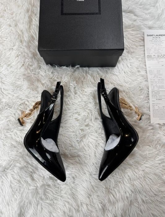 Sapatos NOVO MODELO YVES SAINT LAURENT (YSL)