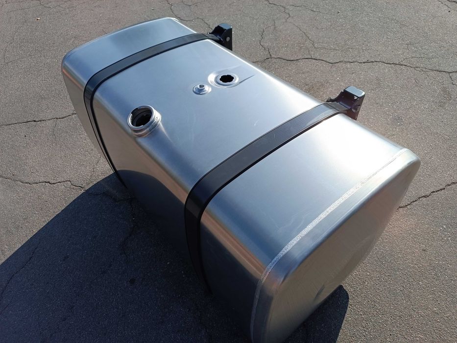 Паливний бак алюмінієвий Man 630л (700х700х1300) ман/даф/івеко новий