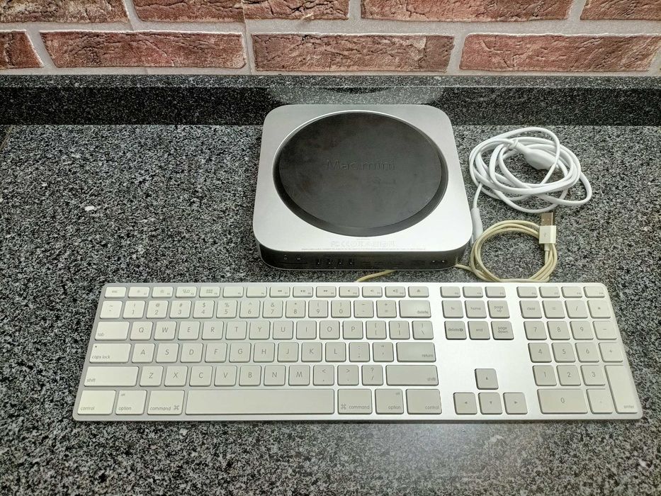 Mac mini core i7 RAM 16gb SSD 256gb
