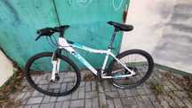 rower ROMET rama alu 17,3 cala MTB 26 , biały, koła 26", amortyzator