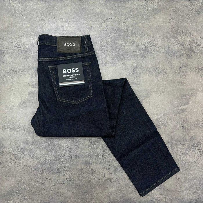 Чоловічі класичні джинси HUGO BOSS