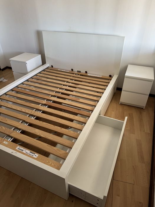 Cama de casal c/mesinhas 200x140