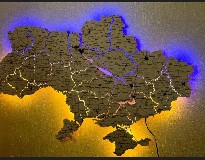 Карта України з фанери
