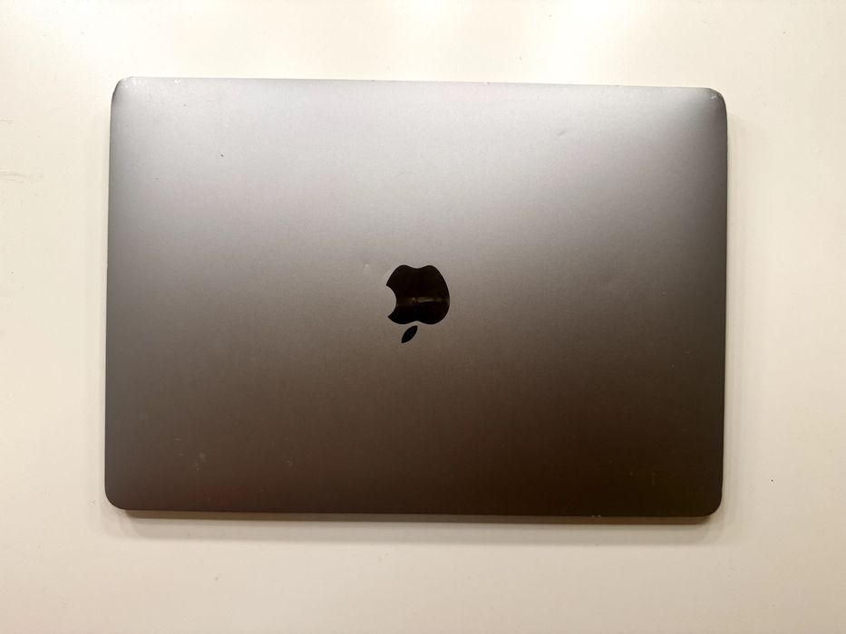 MacBook Air 2019 (Ecrã Rachado)