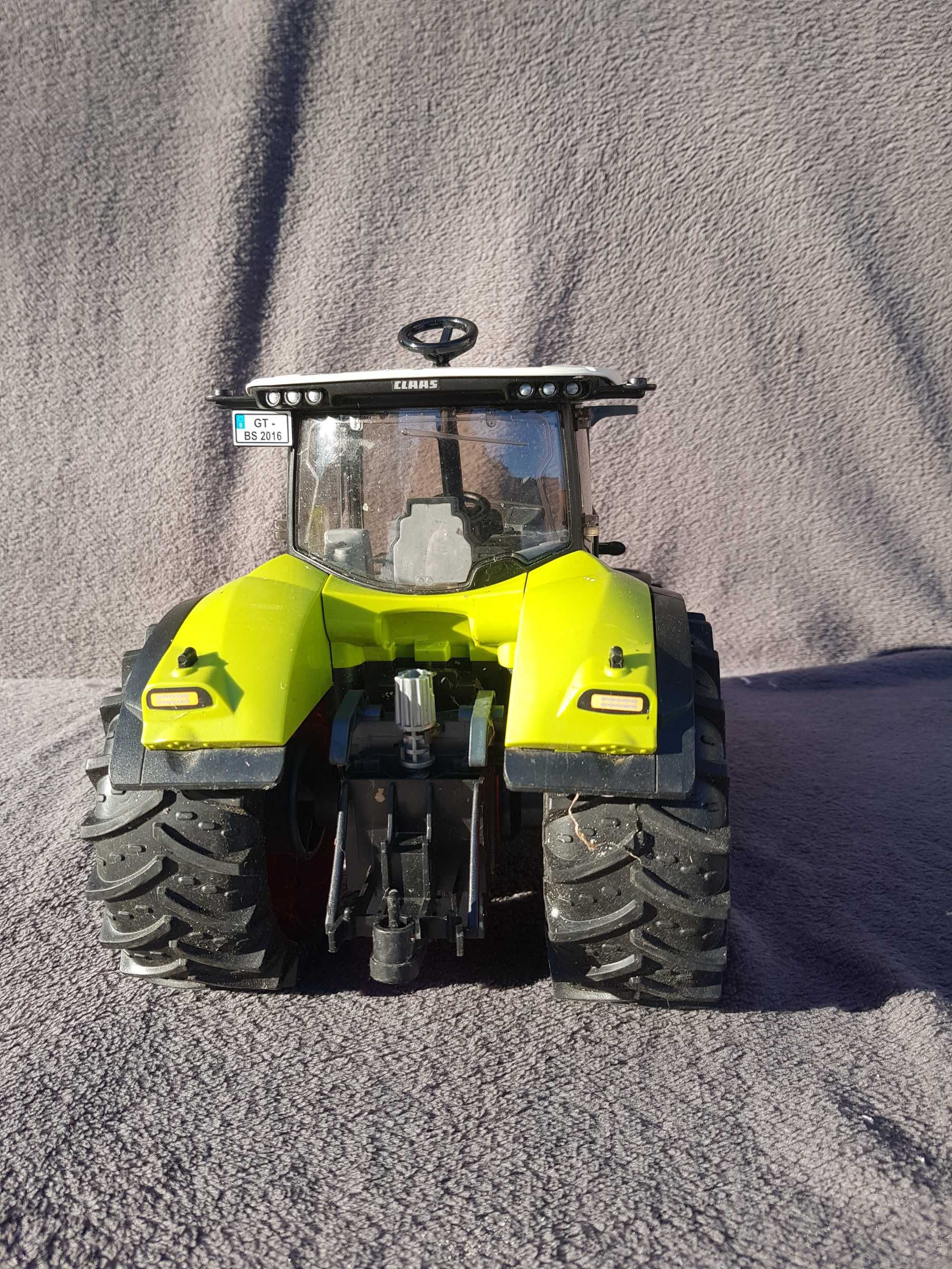 Bruder Claas Axion 950 Traktor