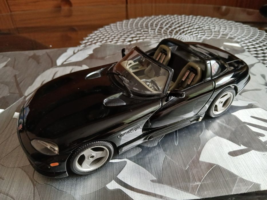 Model Bburago 1:18 Dodge Viper RT/10