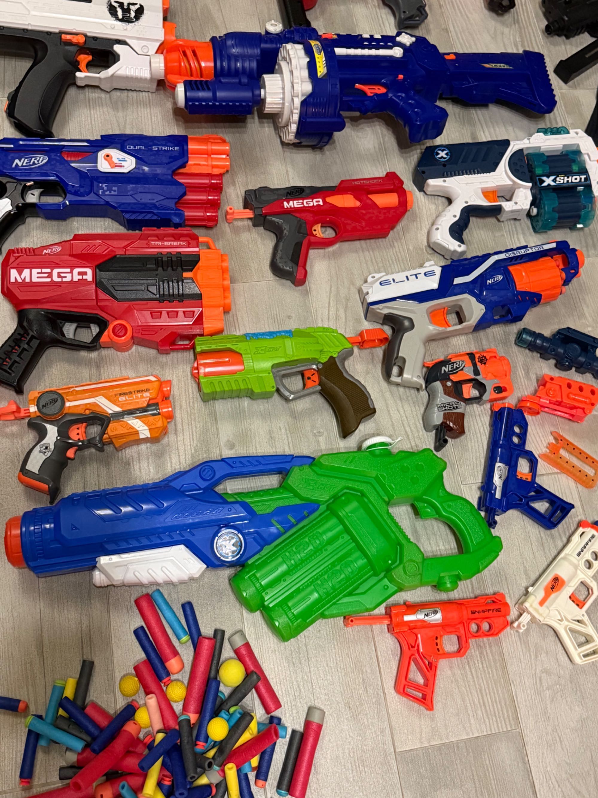 Бластери Nerf Xshot