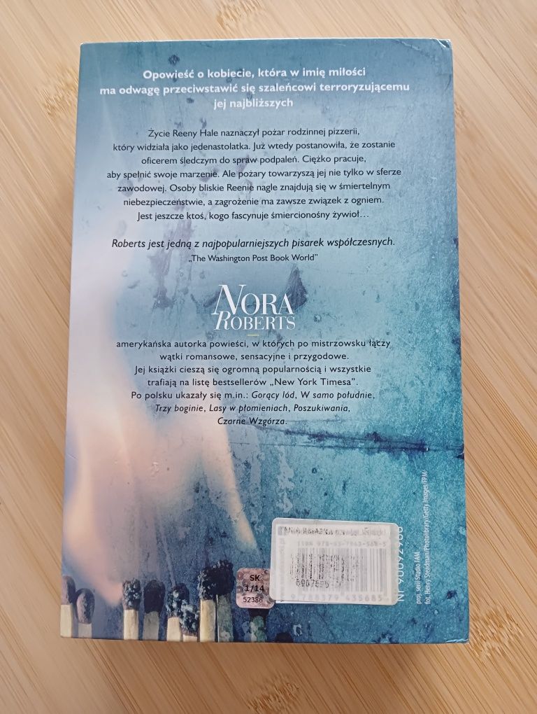 Nora Roberts Błękitny dym