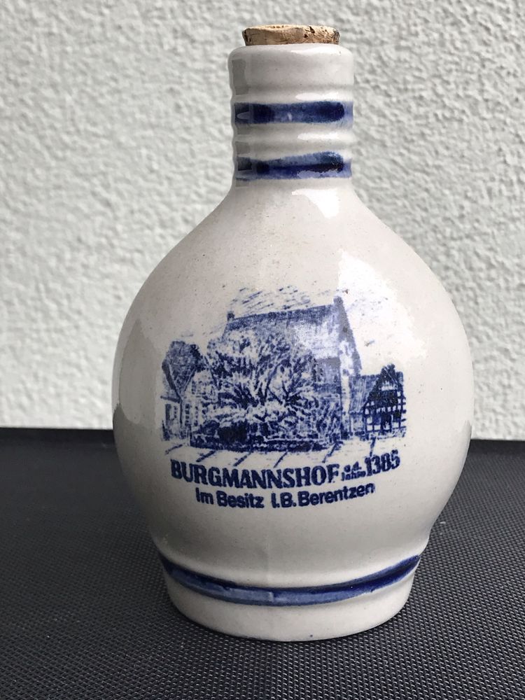 Ceramiczny dzbanek do piwa, alkoholu.