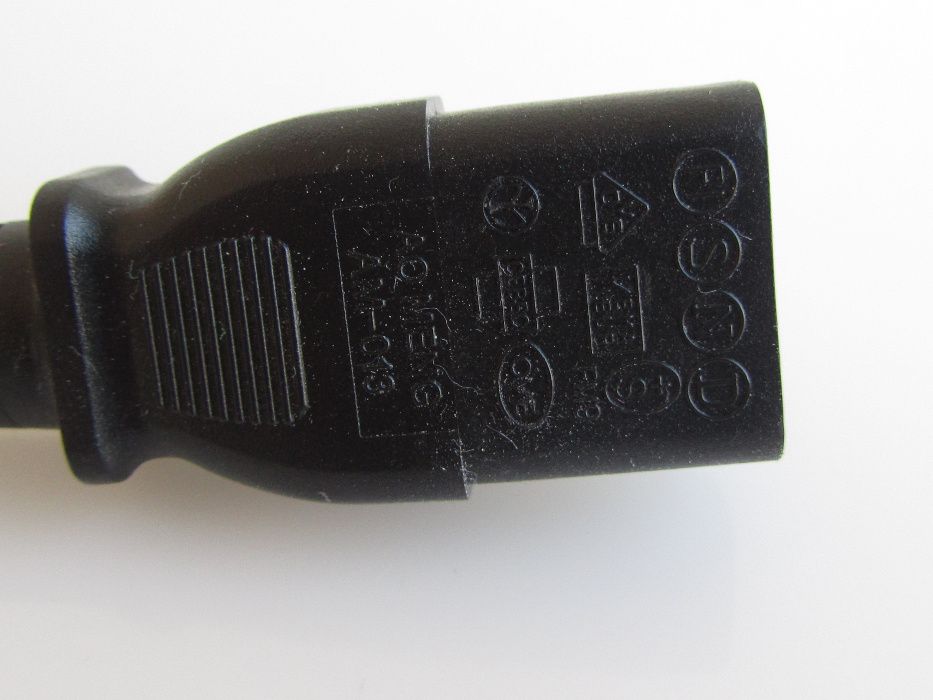Przedłużacz kabla zasilającego C13 - C14 czarny 1,2 m