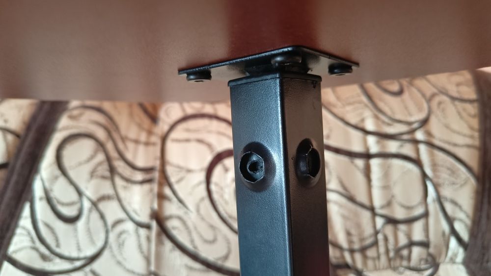 Stolik pod laptopa