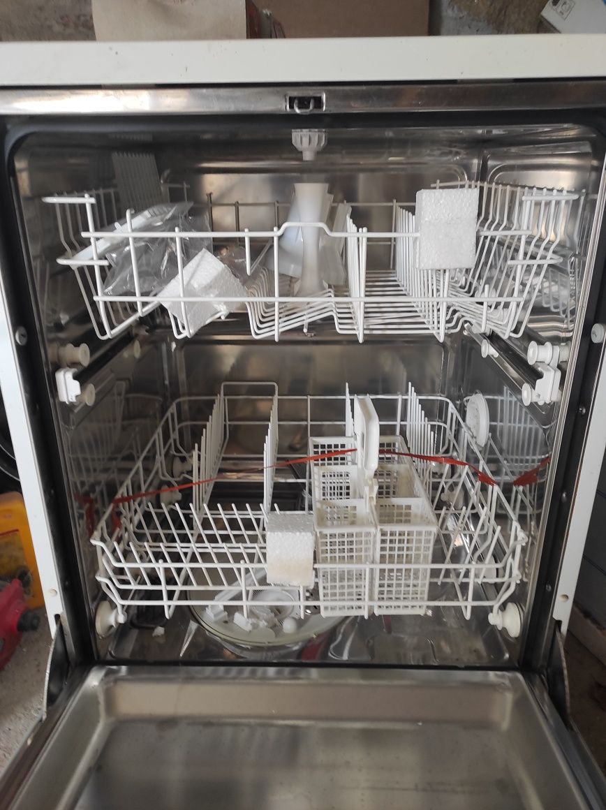 Vendo máquina de lavar a louça
