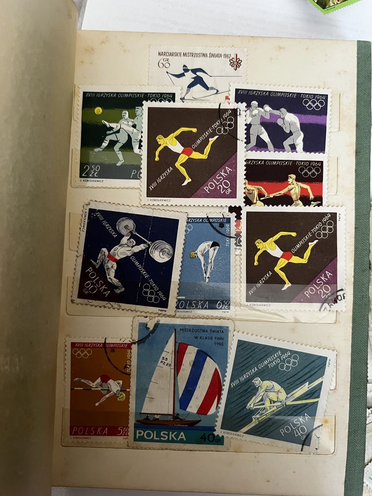 Klaser z znaczkami pocztowymi polskie