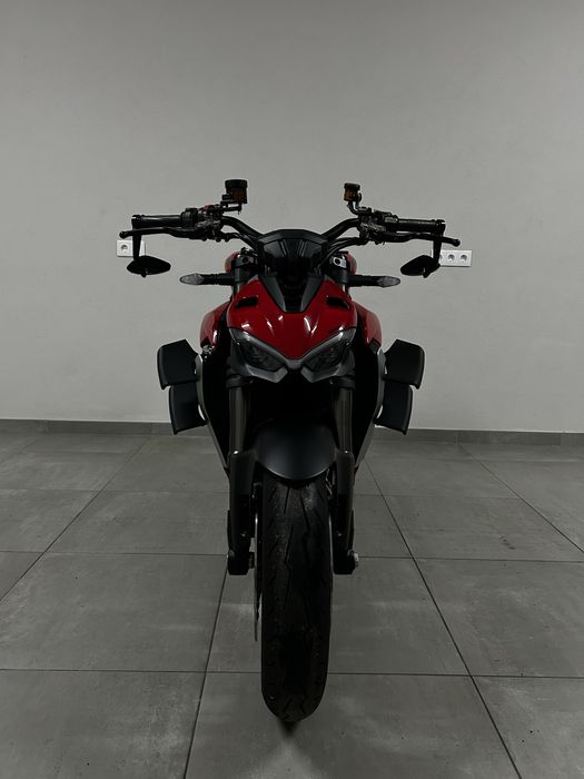 Ducati Streetfighter V2