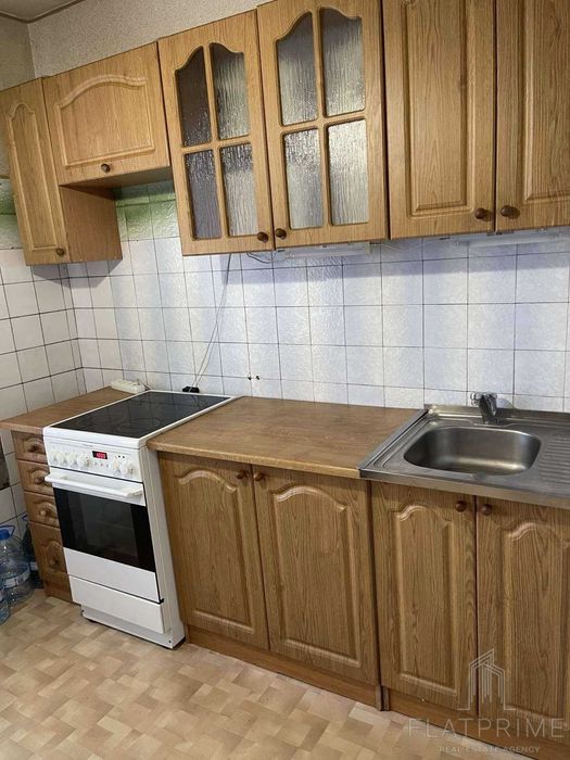 Продам 3к Ревуцкого 29а Харьковский массив Позняки