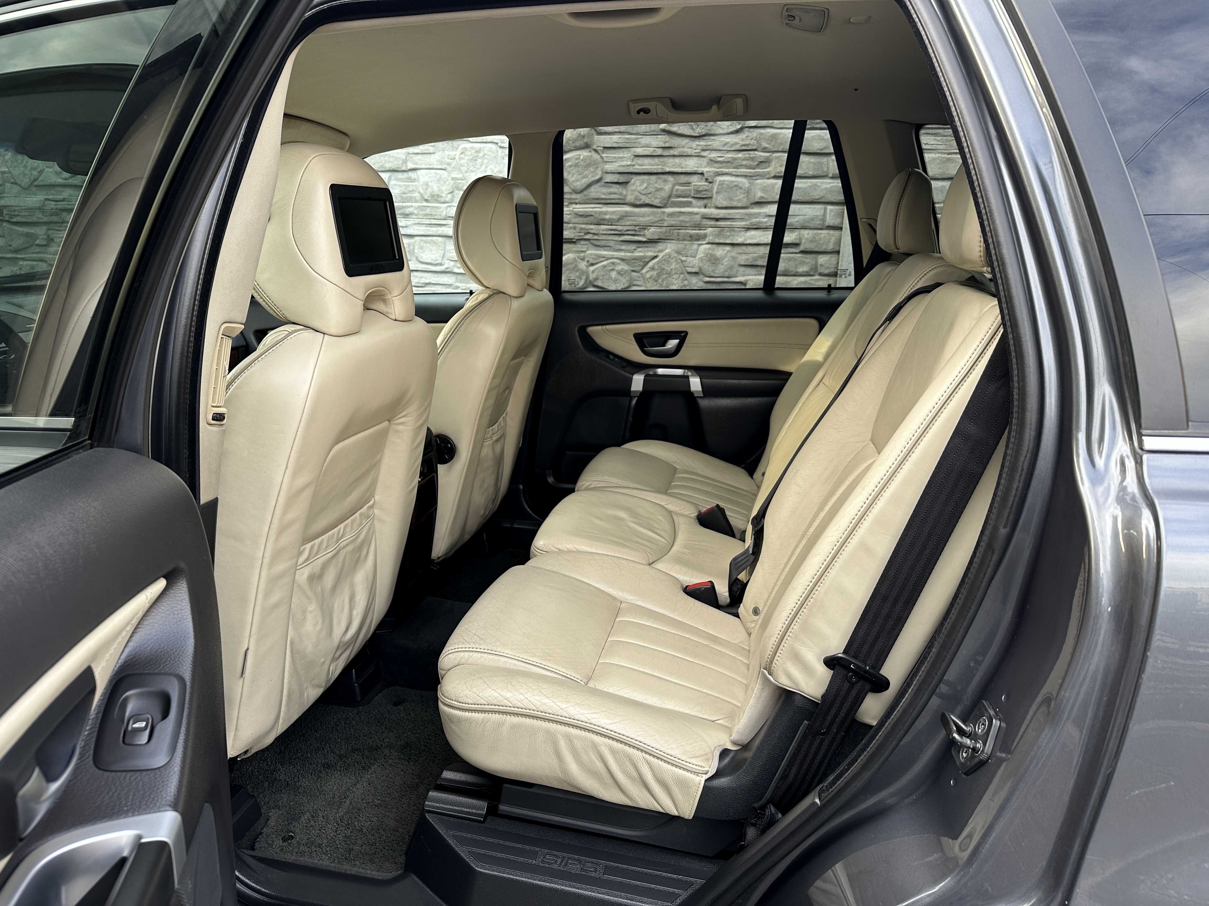 VOLVO XC90 LIFT 2.4 D5 AWD EXECUTIVE Bi-Xenon DvD Skóra DynA 19" Ładny