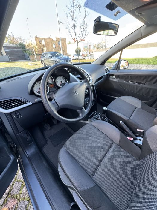 PEUGEOT 207 - 1.4 Gasolina