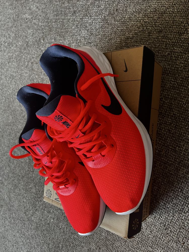 Nike Revolution 6 NN