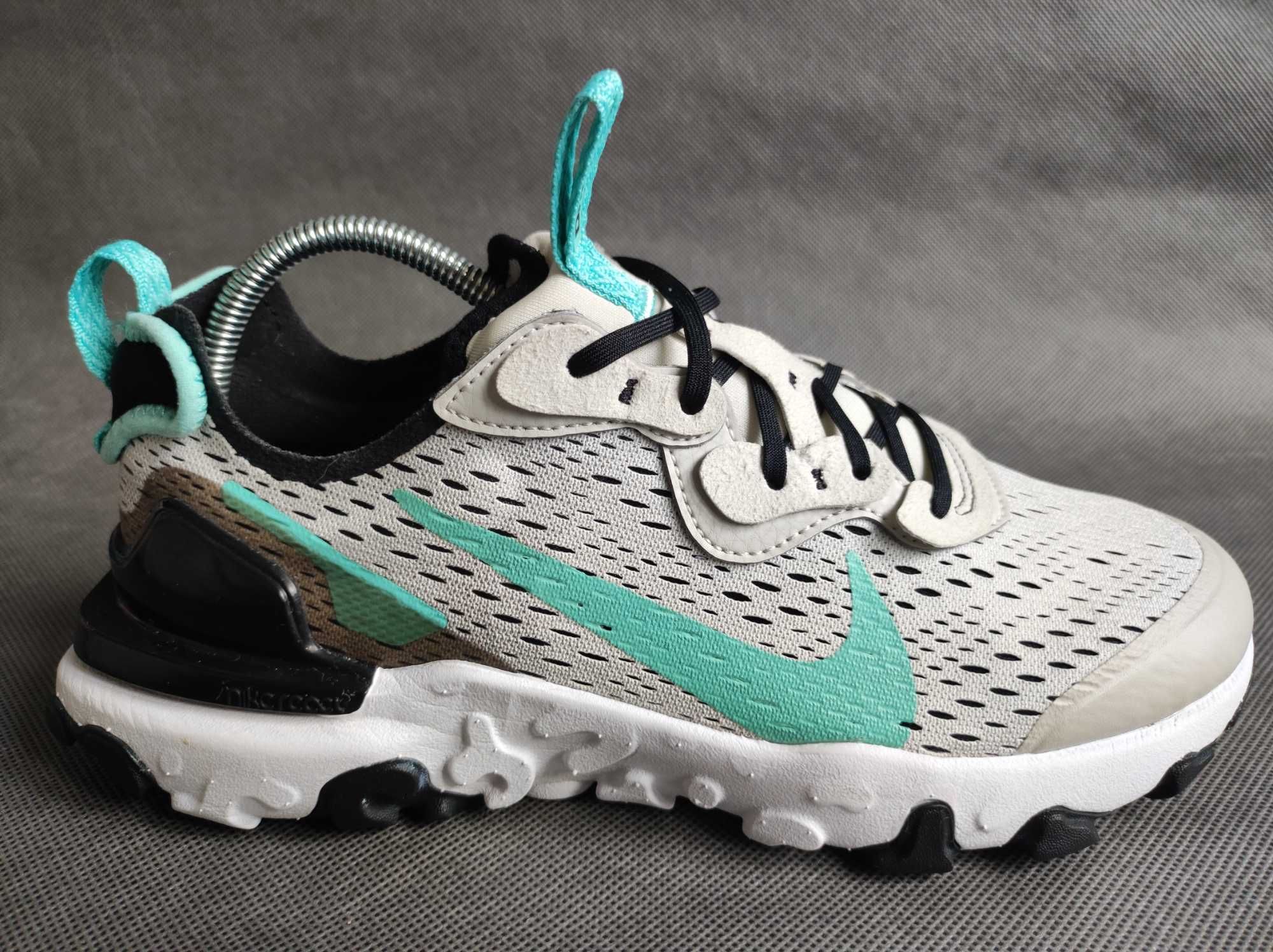 - NIKE React Vision GS  - Buty do biegania r. 39