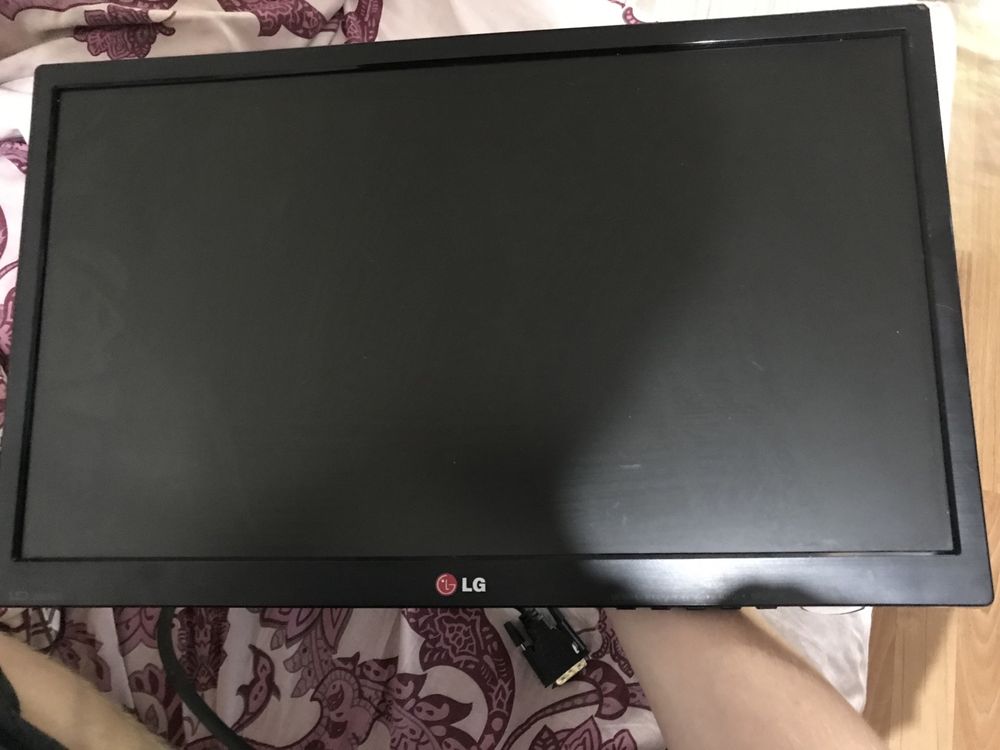 Широкоформатный монитор lg flatron 22