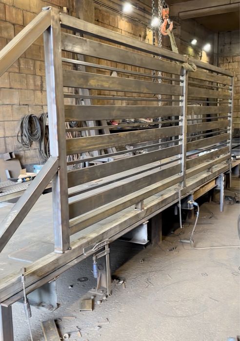 Bramy, przęsła, ogrodzenia, barierki oraz inne konstrukcje stalowe