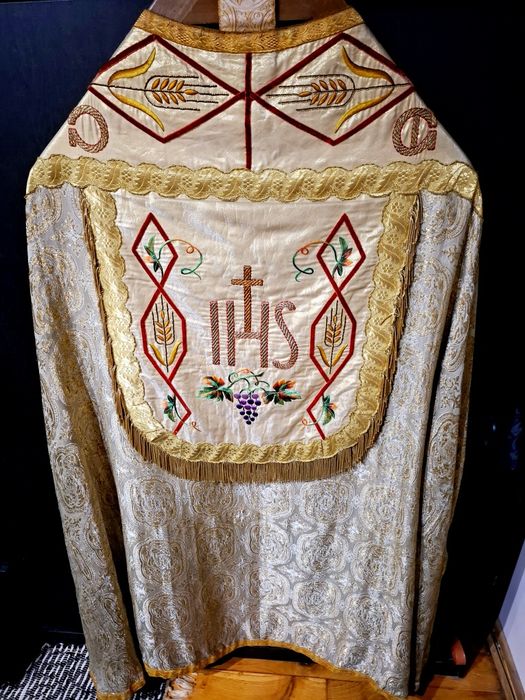 Kapa liturgiczna, rzymska ze stułą - ornat,  szata liturgiczna.