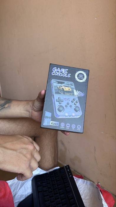 Consola Retrocase com + de 700 jogos